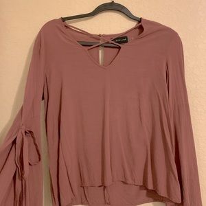 Women’s light weight long sleeve